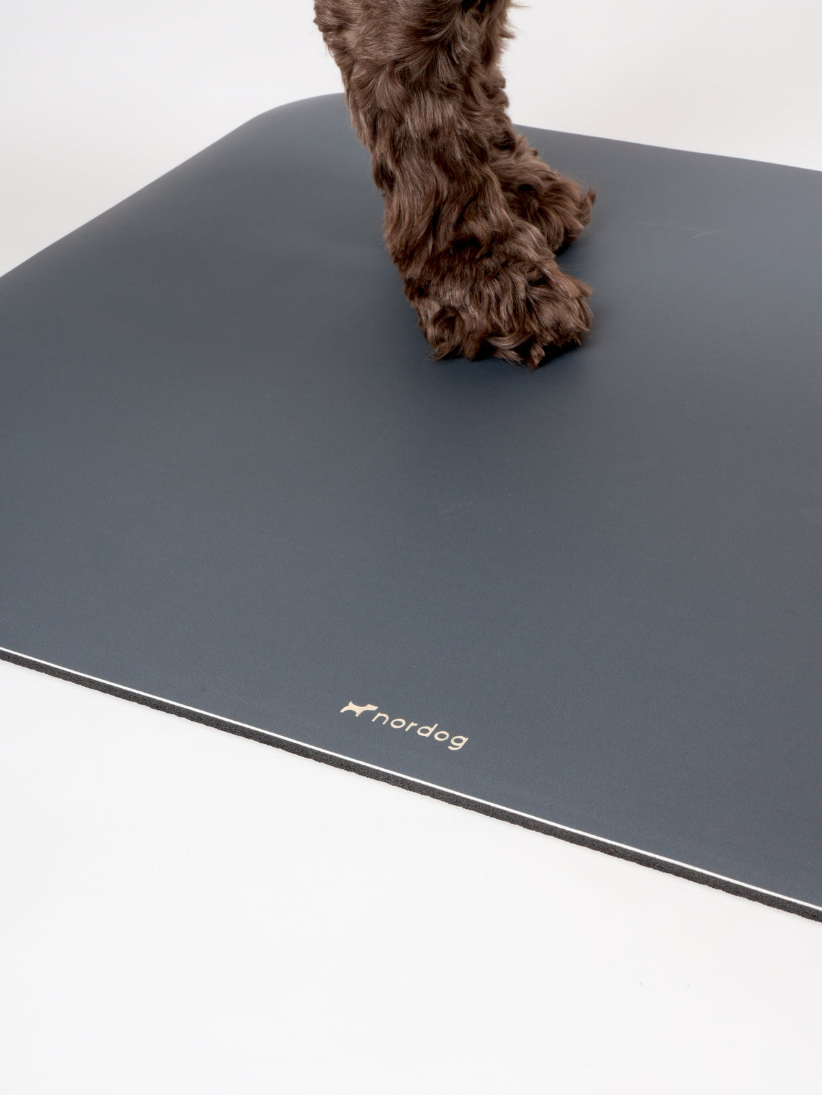 Nordog Clip & Trim plejemåtte – Grafit – billede 2
